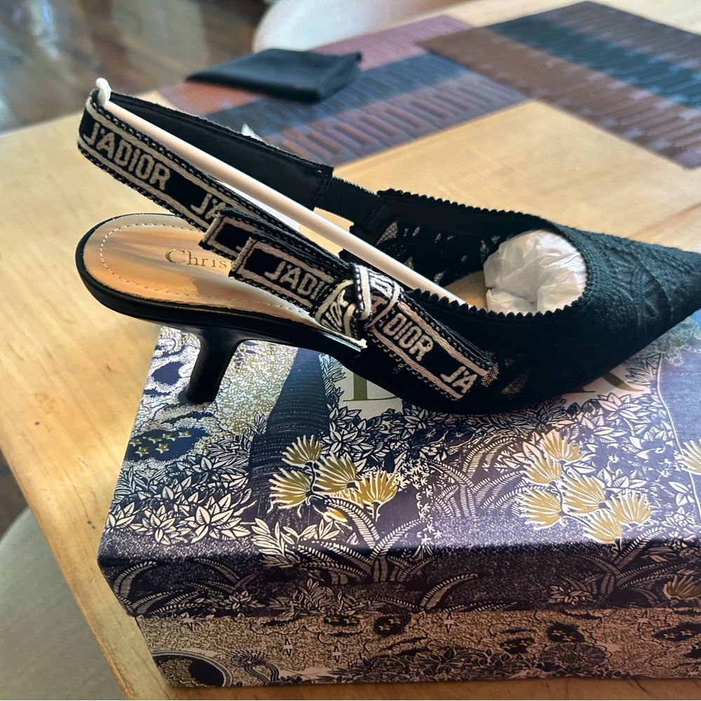J’Adior Slingback Pump